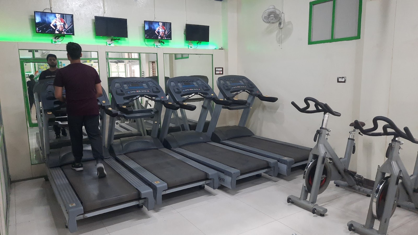 Cross Fit Gym — photo 8