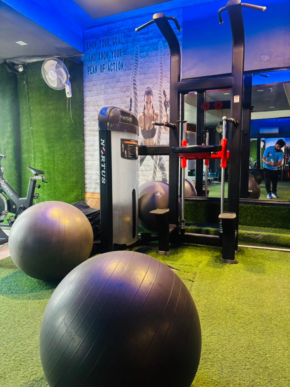 Fitness fever unisex gym — photo 5