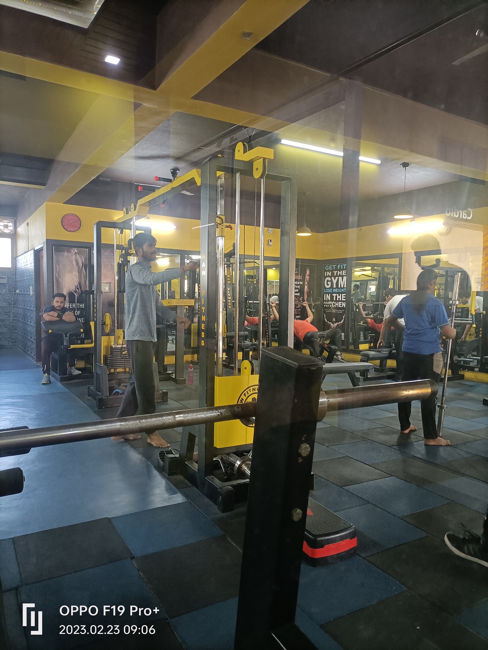 RAW FITNESS ZONE (UNISEX GYM) — photo 1