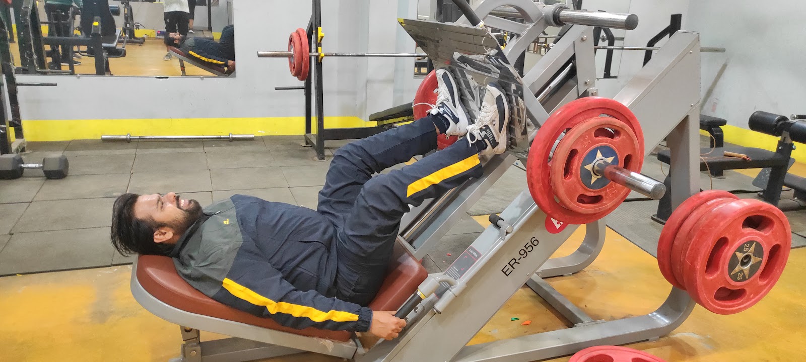 The workout zone unisex gym — photo 3