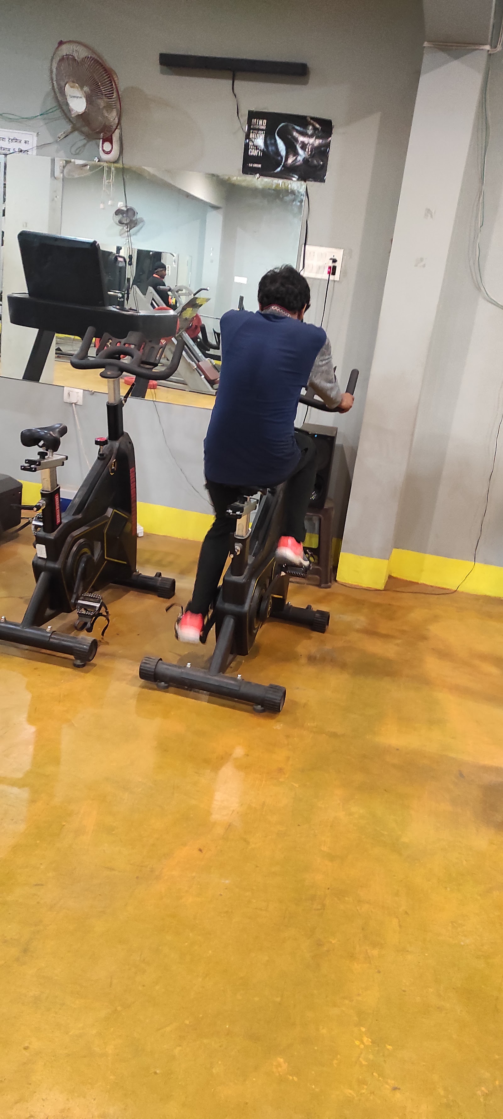 The workout zone unisex gym — photo 8